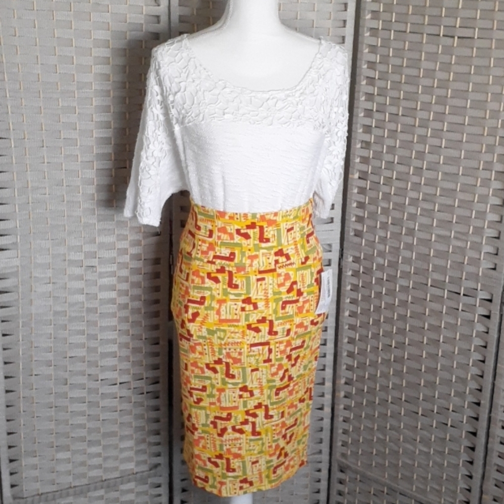 👉*NWT* LULAROE "CASSIE" SKIRT ~ SIZE: S ~MIDI